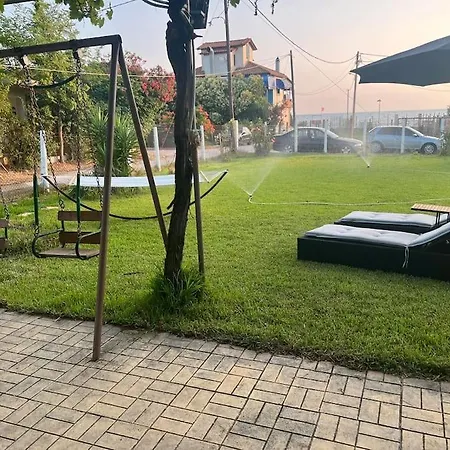 Beach House كوروتا